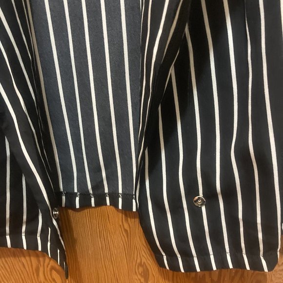 NWOT Black with White Stripes top - Picture 5 of 9